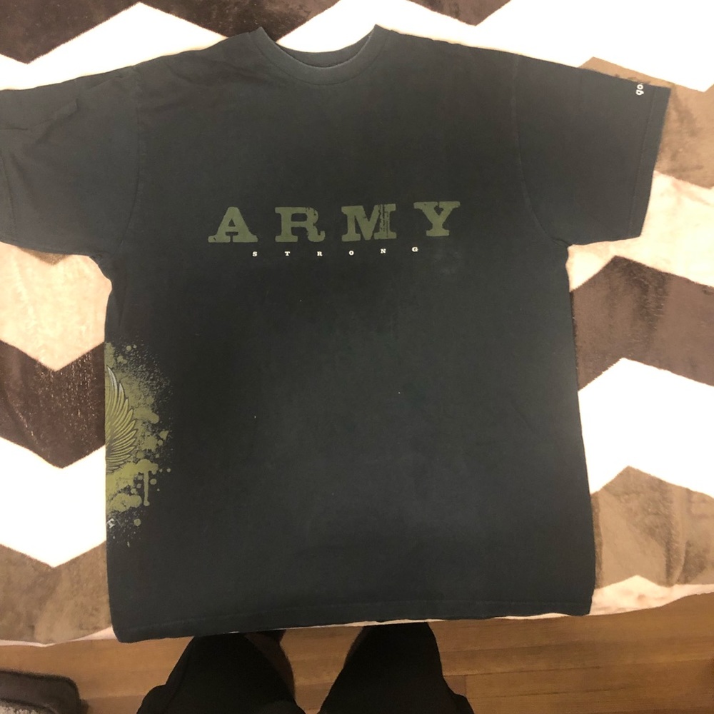 ARMY XL shirt.